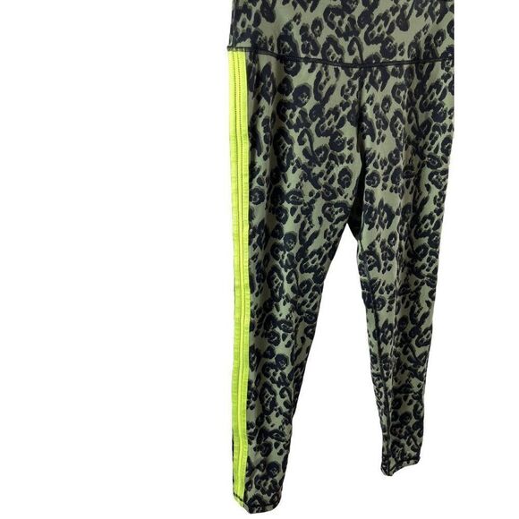 Victoria's Secret Victoria Sport Cheetah Print Knockout Tight 7/8 Leggings Large - Picture 2 of 8